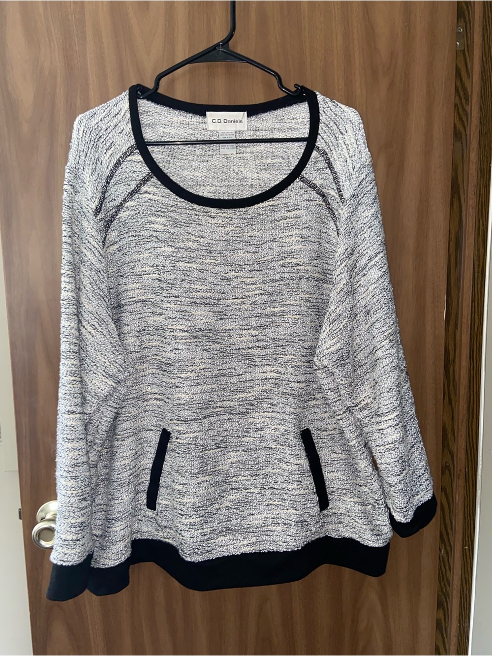 C.D. Daniels Black & White Marled Scoop Neck Pullover Sweater